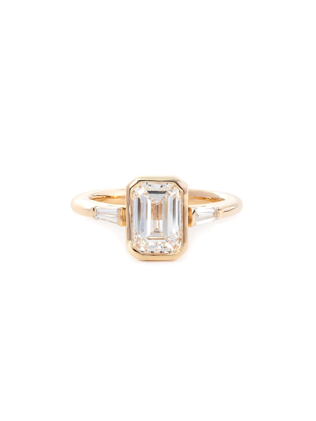 Anel de noivado de diamante cultivado lapidação esmeralda 1,5ct três pedras com trapézios em ouro 14k — 1999