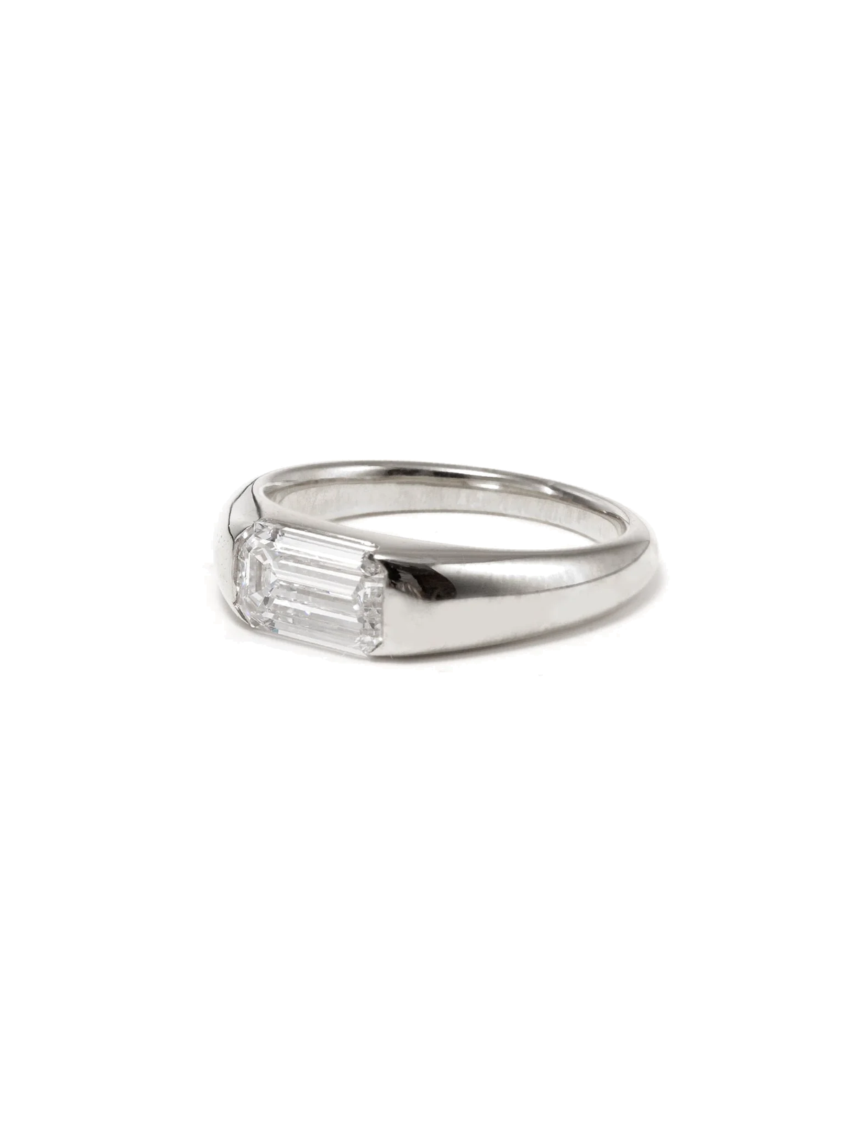 Anel de noivado de diamante cultivado esmeralda alongada 1ct meio aro em ouro branco 14k — 1999