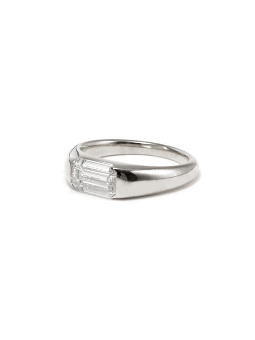 Anel de noivado de diamante cultivado esmeralda alongada 1ct meio aro em ouro branco 14k — 1999